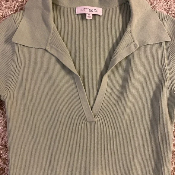 INTERMIX Light Green V-Neck Sweater size M